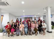 Antusias Peringati Hari Kartini, Pekerja BRI Branch Office Kemayoran Kenakan Busana Nasional
