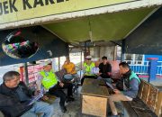 Sosialisasi Masif Keselamatan, Ditlantas Polda Sulbar Bagikan Leaflet dan Edukasi Pengguna Jalan