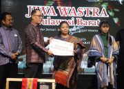 Festival Jiwa Wastra Dibuka, Pemprov Sulbar Perkuat Strategi Pengembangan Tenun