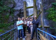 Promosikan Potensi Alam, Kapolda Sulbar Bareng PJU Jelajahi Keindahan Air Terjun Tamasapi