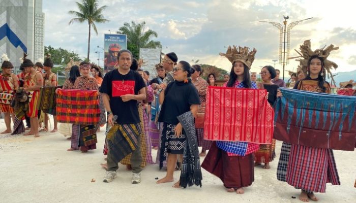 Dispoparekraf Sulbar Gelar Fashion Show di Landscape Mamuju hingga Bundaran Maleo