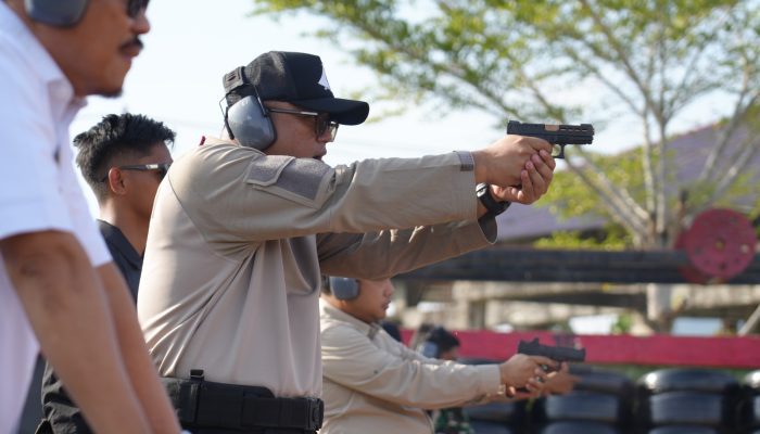Eksebisi Menembak Forkopimda Warnai Keseruan HUT Bhayangkara ke-80 di Polda Sulbar