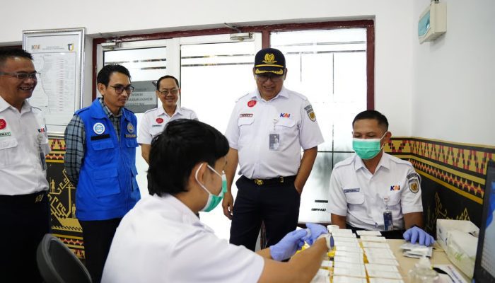 Pastikan Angkutan Lebaran 2026 Aman, KAI Divre IV Tanjungkarang Gandeng BNN Lampung Gelar Tes Narkoba Petugas KA
