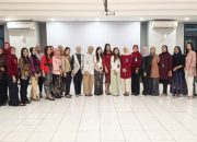Semarak Hari Kartini, Pekerja BRI Branch Office Kramat Berlomba Tampilkan Pakaian Nasional Terbaik