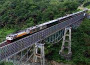 KAI Daop 2 Bandung Tanggapi Viral Jembatan Cirahong, Tekankan Prioritas Keselamatan Perjalanan KA