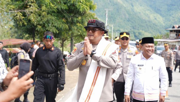 Maksimalkan Layanan di Wilayah Terpencil, Kapolda Sulbar Serahkan Kendaraan Operasional untuk Polsek Pana