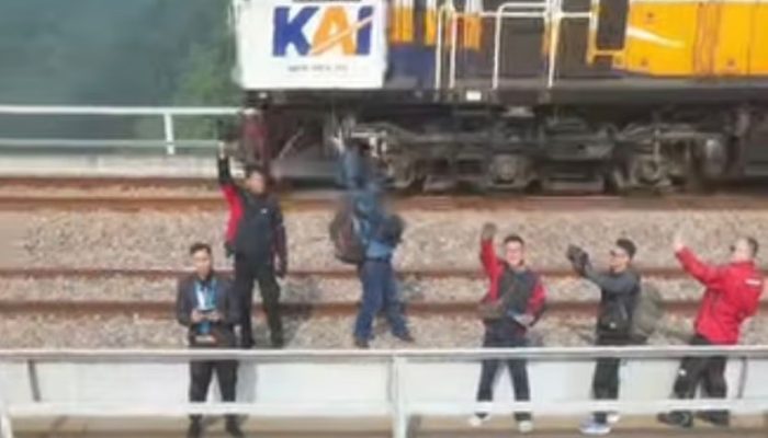 KAI Daop 2 Bandung Larang Masyarakat Masuki Area Terbatas Perekeretaapian Demi Keselamatan