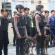 Tim Gabungan Polresta Mamuju dan Polda Sulbar Kerahkan Dua Anjing Pelacak Buru Pelaku Pemukulan Polisi di Demo BWS