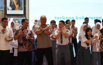 Jadi Narasumber Perlindungan Anak, Kapolda Sulbar Ajarkan Anak Berani Berkata “TIDAK” & Hindari Curhat di Medsos