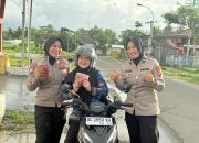 Konsisten Apresiasi Pengguna Jalan, Ditlantas Polda Sulbar Kembali Bagikan Sayur Segar Gratis untuk Pengendara Tertib
