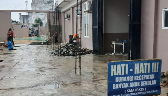 Bangun Pagar Tembok, Yayasan Pendidikan Maitreyawira Diduga Tidak Miliki PBG