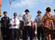Menembus Jauh ke Pesisir, Kapolda Sulbar Bawa Kebahagiaan dan Layanan Prima untuk Warga Pulau Ambo