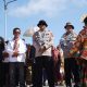 Menembus Jauh ke Pesisir, Kapolda Sulbar Bawa Kebahagiaan dan Layanan Prima untuk Warga Pulau Ambo