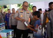 Di Pulau Terluar Mamuju, Kapolda Sulbar Datang Bagai Keluarga dan Bawa Kebahagiaan untuk Warga Pulau Ambo