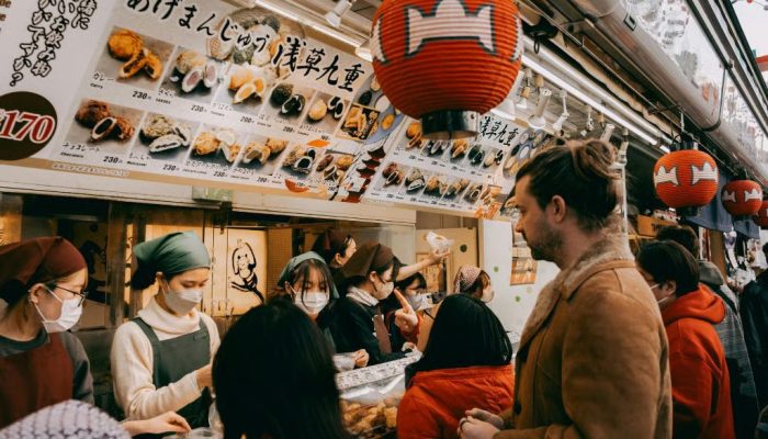 Mengapa Biaya Makan dan Jajan Saat Traveling Sering Membengkak?