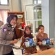 Polantas Karib Polda Sulbar Sapa Pelajar di SMAN 2 Mamuju: Pengenalan E‑Teguran dan Berbagi Helm Gratis