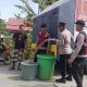 Polres Mamuju Tengah Salurkan Air Bersih, Warga Terdampak Kemarau Ucap Syukur
