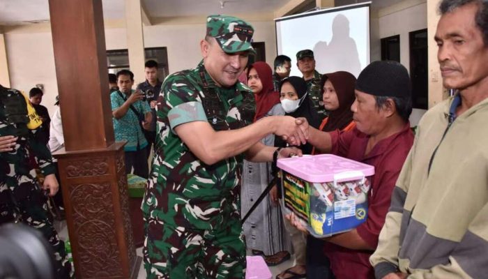 Dari Edukasi Kesehatan – Bantuan Sembako, TMMD ke-129 Kodim 0726/Sukoharjo Hadir untuk Warga