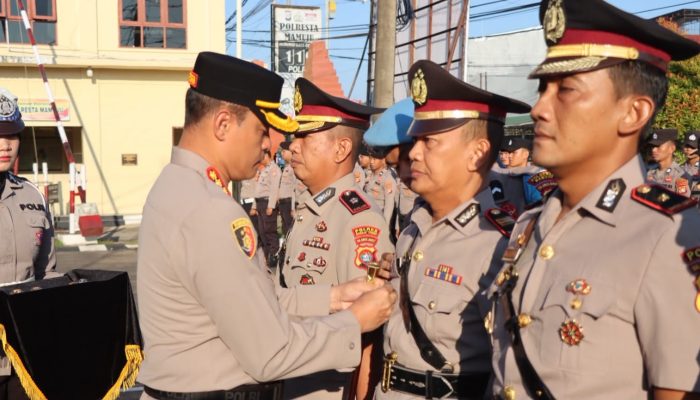 Sertijab dan Pelantikan Pejabat Utama Polresta Mamuju, Kapolresta Tekankan Profesionalisme dan Pelayanan Publik