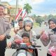Pengendara Tertib Dapat Hadiah Cabe Segar Hasil Panen Ditlantas Polda Sulbar