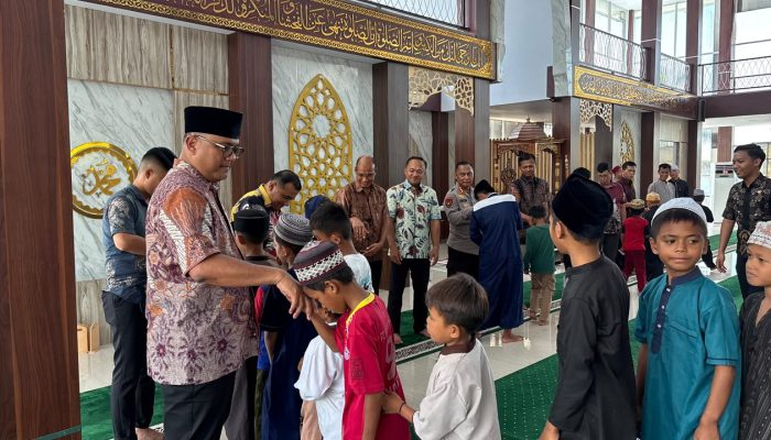 Polda Sulbar Jaga Nilai Spritual, Hadirkan Keberkahan Bersama Anak Yatim dan Santri