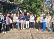 Gotong Royong ASN Dinas ESDM Sulbar Bersihkan TMP Pati’di Sambut HUT ke-81 Kemerdekaan RI