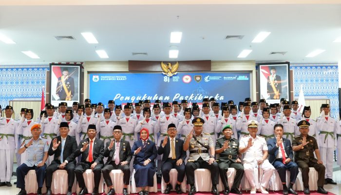 Kapolda Sulbar Beri Semangat Putra-Putri Terpilih Pengibar Bendera Pusaka HUT ke-81 RI