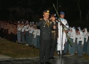 Di Bawah Pendar Obor Malam Sakral Kemerdekaan, Kapolda Sulbar Pimpin Janji Setia Jaga Kedaulatan Bangsa