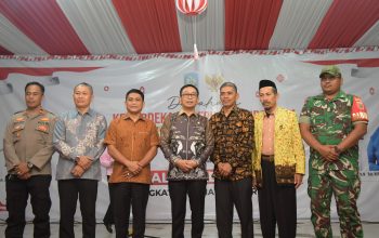 Buka Malam Kesenian Liliriaja, Bupati Soppeng Bangga Lihat Semangat dan Kebersamaan Warga Rayakan HUT RI ke-81