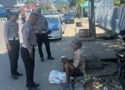 Berburu Berkah Jumat: Ditlantas Polda Sulbar Tebar Senyum, Ringankan Beban Lewat Berbagi Makanan dan Minuman