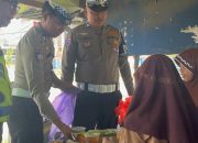 Komitmen Lanjutkan Semangat Juang Pendahulu, Ditlantas Polda Sulbar Hadir Berbagi di Tengah Masyarakat