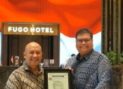 Perkuat Mutu Layanan Perhotelan, SUCOFINDO Serahkan Sertifikasi ISO 9001:2015 kepada Hotel FUGO Samarinda