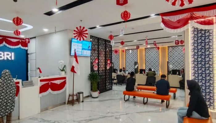 Semarak HUT ke-81 RI, BRI BO Kelapa Gading Percantik Kantor dengan Nuansa Merah Putih