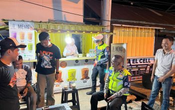 Patroli Blue Light Polantas Polda Sulbar: Bangun Kedekatan Akrab, Pastikan Malam yang Aman dan Penuh Kehangatan