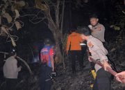 Pantang Menyerah, Polresta Mamuju dan Instansi Terkait Terus Berjibaku Padamkan Karhutla dari Pagi hingga Malam