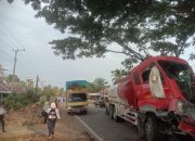 Laka Lantas di Dusun Lara Karossa: Tabrakan Truk Tangki dengan Truk yang Sedang Ganti Ban Polantas Himbau Pengendara Utamakan Keselamatan