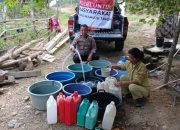 Kapolda Sulbar Salurkan 30 Ton Air Bersih untuk Warga Pulau Ambo dan Papotongan