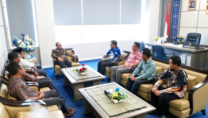 Karo Pemkesra Dampingi Gubernur Sulbar Terima FKUB