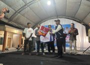 Hadiah Juara Etape Banua Sendana – Pamboang Diserahkan