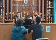 Semarak Hari Jadi Sulbar ke-22, Petugas Perpusip Layani Pemustaka dengan Baju Adat