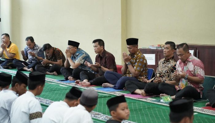 Sambut Jendral Suyudi, Polda Sulbar Bersama Anak Yatim Titip Doa untuk Bhayangkara yang Semakin Amanah dan Diberkahi