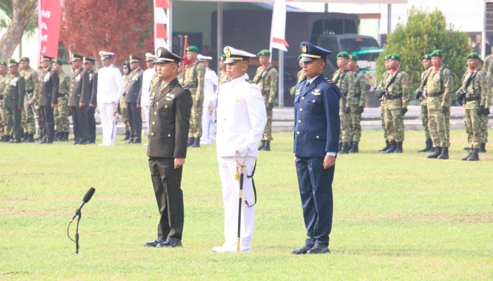 Kapolresta Mamuju Hadiri Upacara Peringatan HUT ke-81 TNI di Makorem 142/Tatag