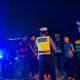 Polantas Karib Polda Sulbar, Patroli di Titik Rawan, Edukasi Keselamatan dan Berbagi Air Dengan Pengguna Jalan