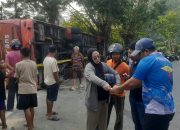 Bus Makassar-Palu Terbalik di Mamuju, Tim Biddokkes Polda Sulbar Respon Cepat Evakuasi 26 Korban