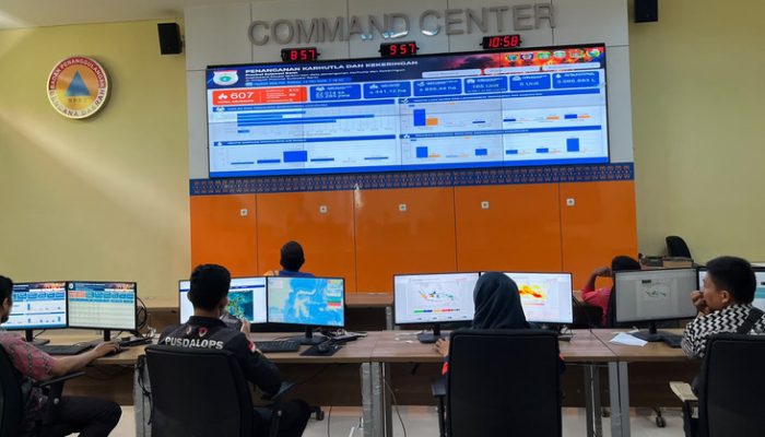 Tim 3 Siaga Darurat Karhutla dan Kekeringan BPBD Sulbar Pantau Sebaran Titik Panas dan Kabut Asap melalui Pusdalops