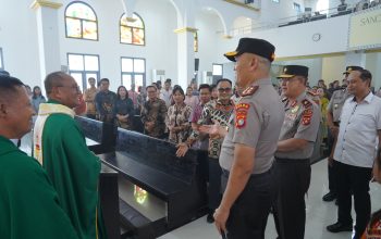 Merawat Persaudaraan di Hari Minggu, Kapolda Sulbar Sapa Jemaat Santa Maria: Mohon Doa agar Kami Amanah Melayani