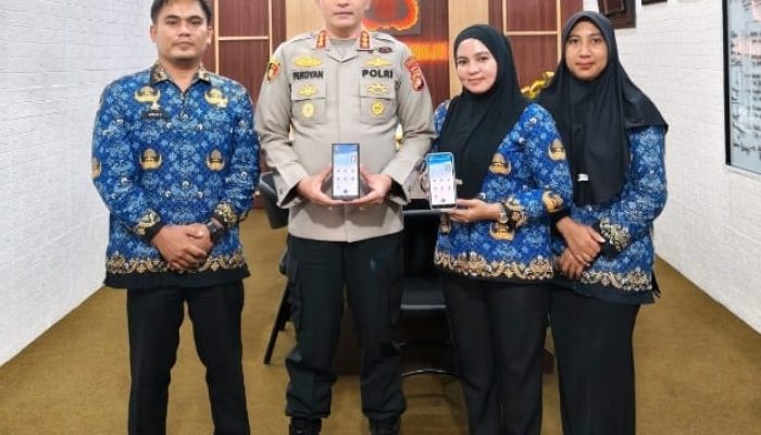 Disdukcapil Sulbar dan Disdukcapil Mamuju Gelar Pelayanan Jemput Bola Aktivasi IKD di Polresta Mamuju
