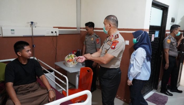 Bukan Sekadar Pimpinan, Tapi Orang Tua: Hangatnya Doa Kapolda Sulbar di Rumkit Bhayangkara Lewat Momentum Minggu Kasih