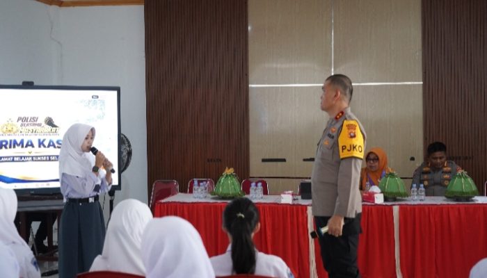 Kapolda Sulbar Dorong SMAN 1 Mamuju Bebas Bullying Menuju Generasi Produktif dan Berprestasi