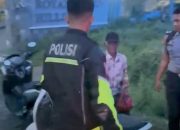 Kelelahan dan Sakit di Tengah Jalan, Seorang Kakek Dibantu Polisi Pakai Mobil Patroli ke Tasiu